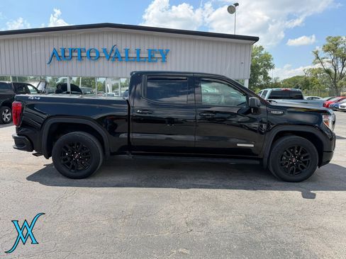 Used 2022 GMC Sierra 1500 Elevation w/ Preferred Package AWD/4WD image 8