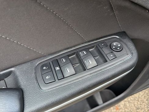 Used 2023 Dodge Charger SXT image 25