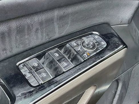 Used 2022 Nissan Pathfinder Platinum w/ Cargo Package FWD image 24