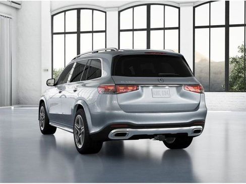 Used 2025 Mercedes-Benz GLS 450 4MATIC image 28