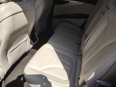 Used 2016 Lincoln MKX Select w/ Select Plus Package AWD/4WD image 17