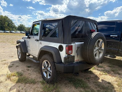 Used 2011 Jeep Wrangler Sport AWD/4WD image 4