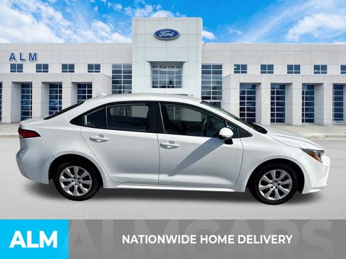 Used 2024 Toyota Corolla LE image 4