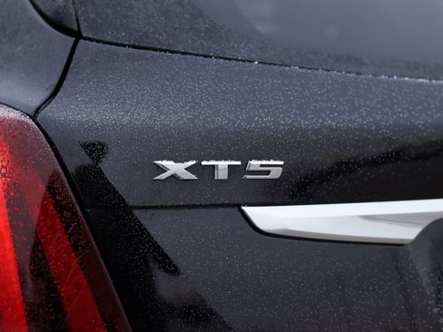 Used 2025 Cadillac XT5 Premium Luxury image 35