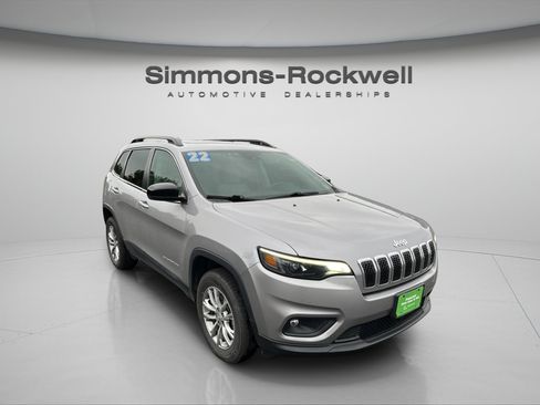 Used 2022 Jeep Cherokee Latitude Lux w/ Sun & Sound Group AWD/4WD image 7