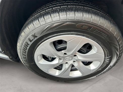 Used 2019 Toyota RAV4 LE image 14