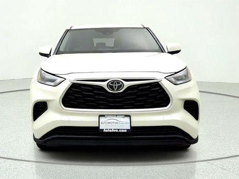 Used 2020 Toyota Highlander L AWD/4WD image 2