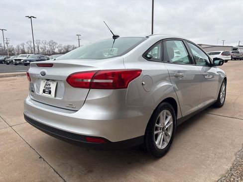 Used 2016 Ford Focus SE image 8