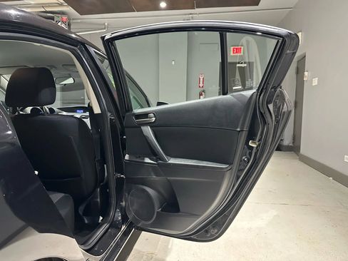 Used 2013 MAZDA MAZDA3 i Touring image 19