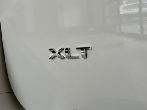Used 2015 Ford Expedition XLT RWD image 8
