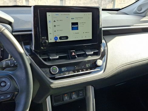 Used 2023 Toyota Corolla Cross XLE image 19