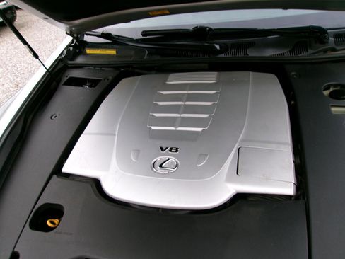 Used 2007 Lexus LS 460 RWD image 2