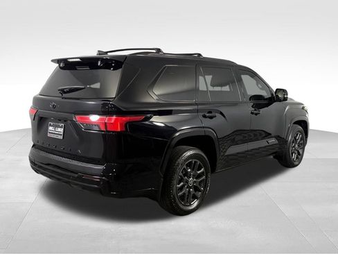 Used 2024 Toyota Sequoia Platinum AWD/4WD image 6