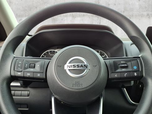 Used 2021 Nissan Rogue SV image 21