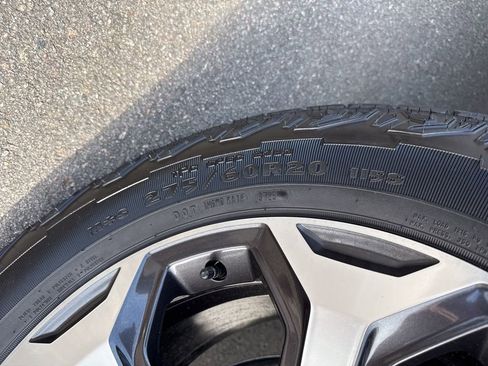 Used 2023 GMC Yukon AT4 w/ AT4 Premium Plus Package image 40