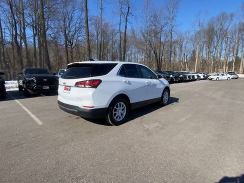 Used 2024 Chevrolet Equinox LT image 11