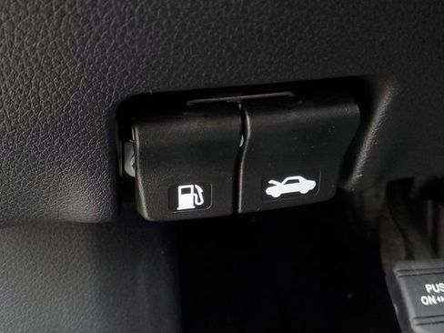 Used 2022 Nissan Rogue Sport SV image 19