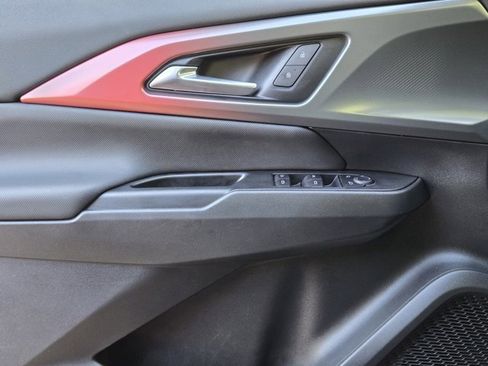 Used 2025 Chevrolet Equinox EV RS image 24