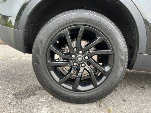 Used 2019 Land Rover Discovery Sport HSE AWD/4WD image 14
