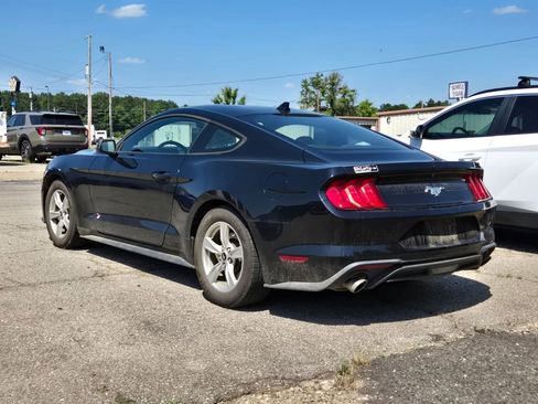 Used 2022 Ford Mustang Coupe RWD image 4