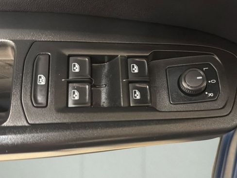 Used 2021 Volkswagen Atlas SE w/ Panoramic Sunroof Package FWD image 16
