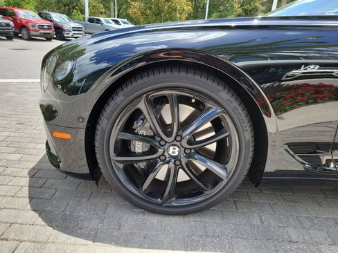 Used 2022 Bentley Continental GT AWD/4WD image 16
