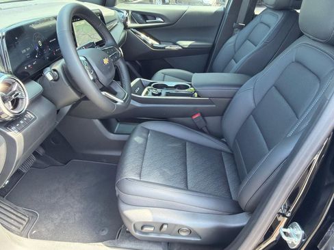 New 2026 Chevrolet Equinox LT w/ Convenience Package II AWD/4WD image 9