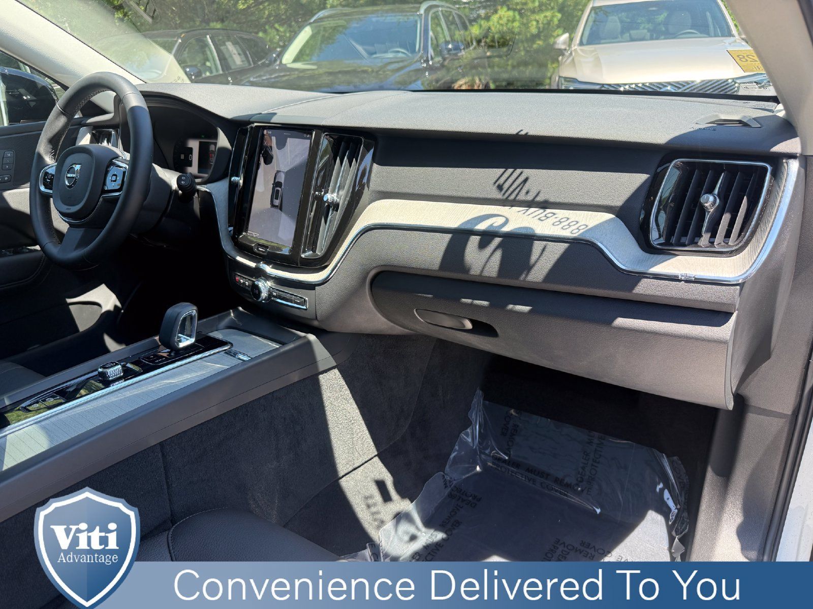 Certified 2025 Volvo XC60 T8 Plus w/ Protection Package Premier AWD/4WD image 30