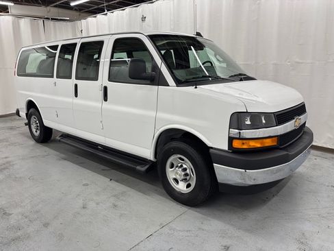 New 2024 Chevrolet Express 3500 Extended image 7
