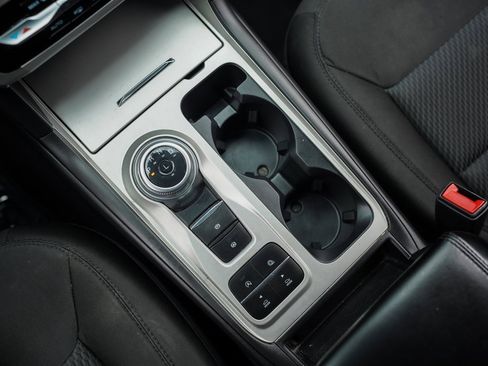 Used 2023 Ford Explorer XLT image 31