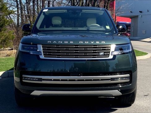New 2026 Land Rover Range Rover Long Wheelbase SE image 3
