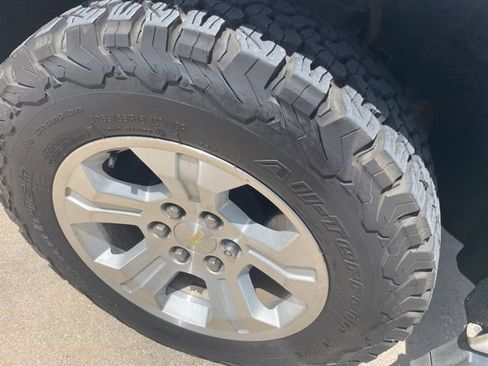 Used 2018 Chevrolet Silverado 1500 LT w/ Texas Edition AWD/4WD image 12