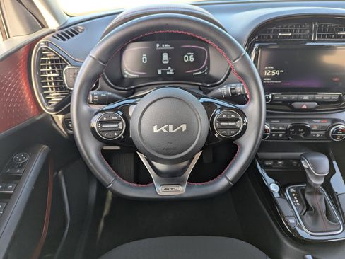 Used 2023 Kia Soul GT-Line image 23