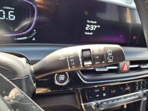 Used 2025 Kia Seltos S FWD image 19