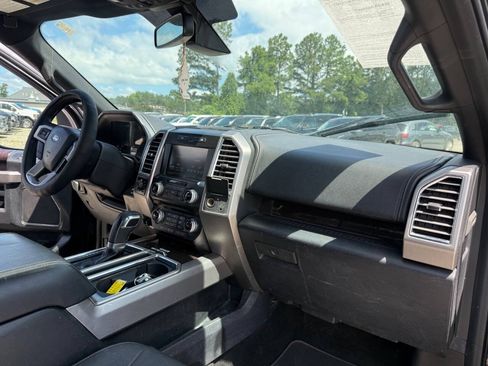 Used 2015 Ford F150 Platinum w/ Equipment Group 701A Luxury AWD/4WD image 28
