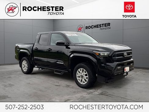 Certified 2024 Toyota Tacoma SR5 AWD/4WD image 1