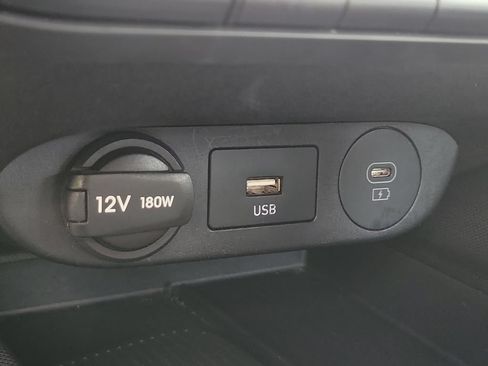 Used 2025 Hyundai Elantra SEL FWD image 19