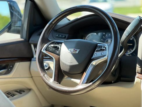 Used 2017 Cadillac Escalade Premium Luxury image 15