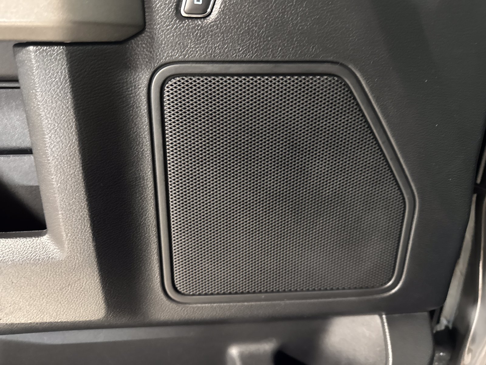 Used 2020 Ford F150 Raptor AWD/4WD image 18