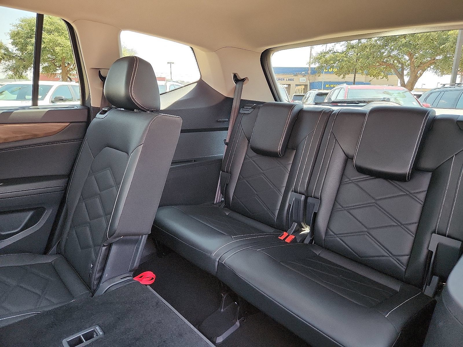Used 2025 Volkswagen Atlas SE FWD image 13