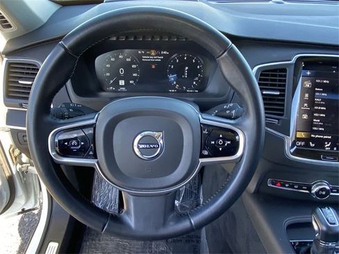 Used 2020 Volvo XC90 T6 Momentum image 25