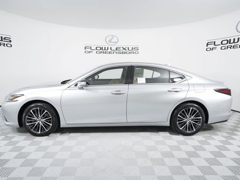 New 2025 Lexus ES 350 w/ Premium Package image 4