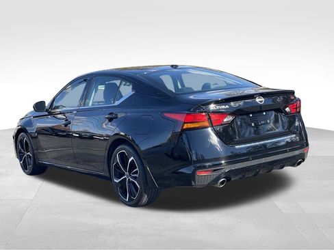 Certified 2023 Nissan Altima 2.5 SR w/ SR Premium Package FWD image 5