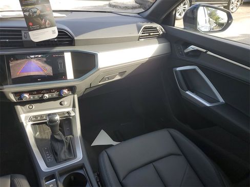 New 2025 Audi Q3 2.0T Premium image 24