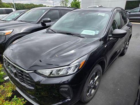 Used 2024 Ford Escape ST-Line w/ Tech Pack #1 AWD/4WD image 3