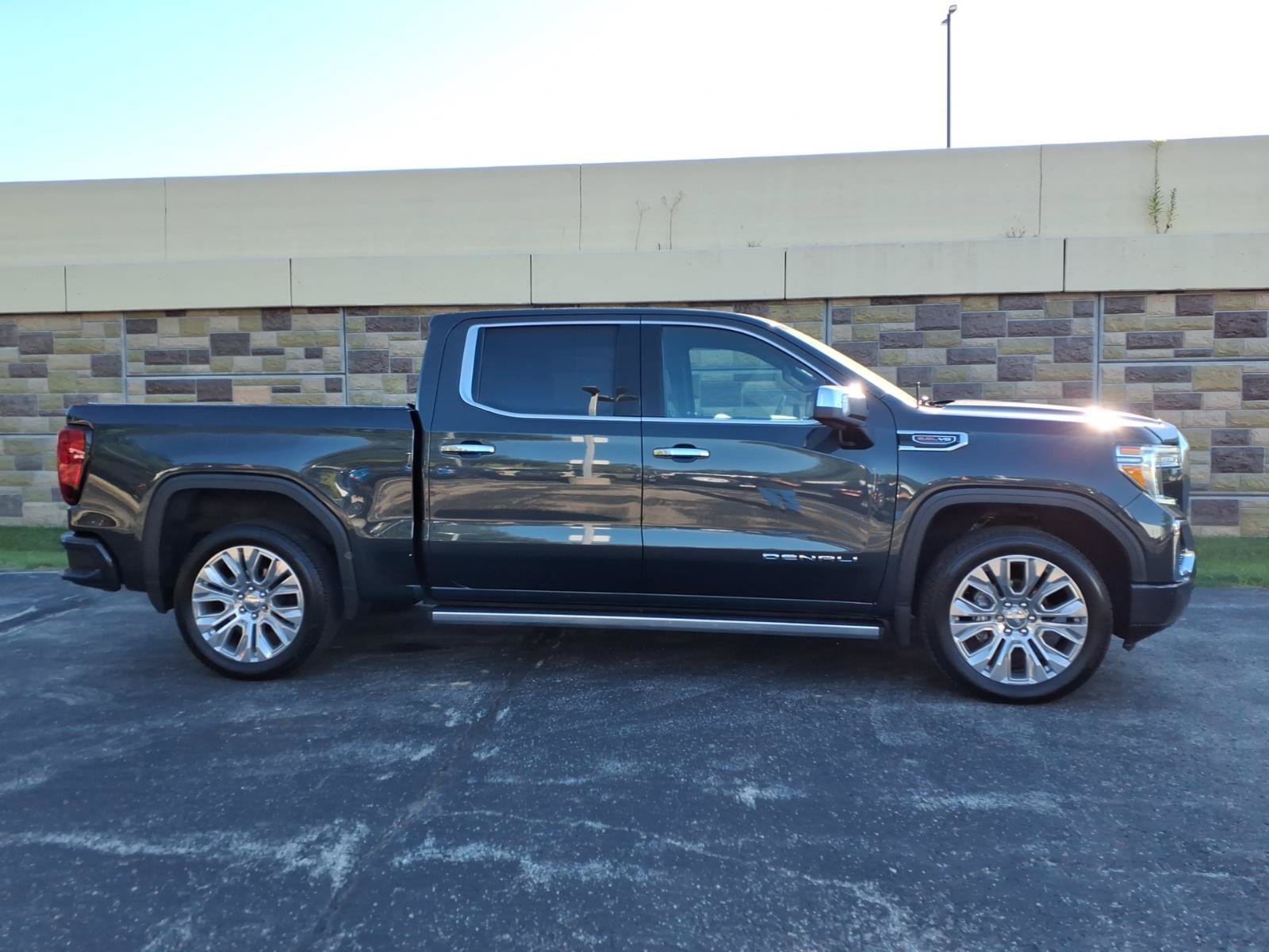 Used 2021 GMC Sierra 1500 Denali w/ Denali Premium Package AWD/4WD image 12