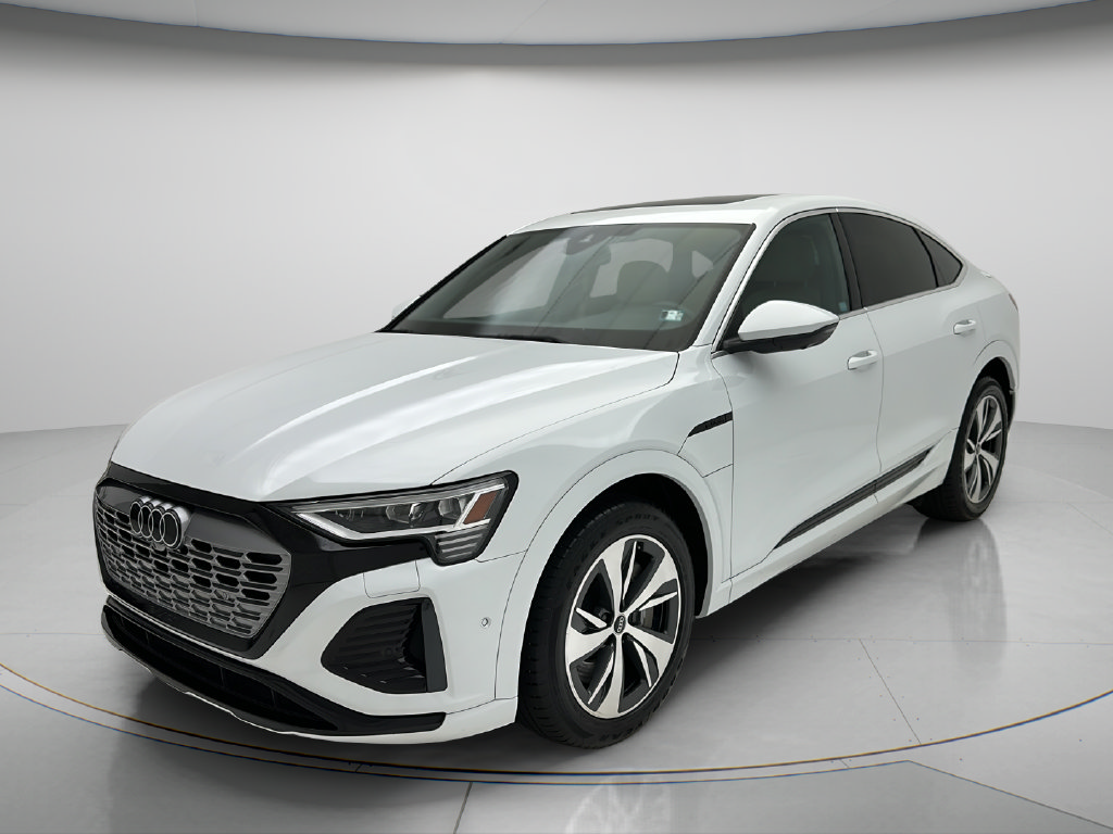 Used 2024 Audi Q8 e-tron Premium Plus AWD/4WD image 3