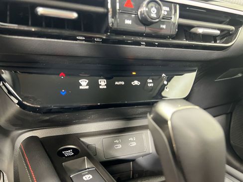 New 2025 Nissan Kicks SR w/ Illumination Package image 10