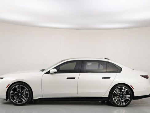 Used 2023 BMW i7 xDrive60 image 60