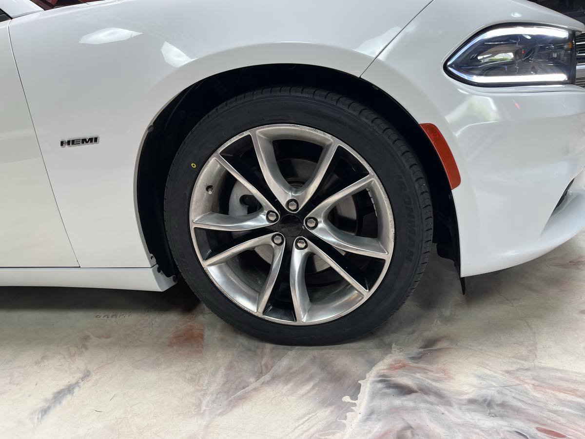 Used 2015 Dodge Charger R/T w/ Wheels & Tunes Group RWD image 32